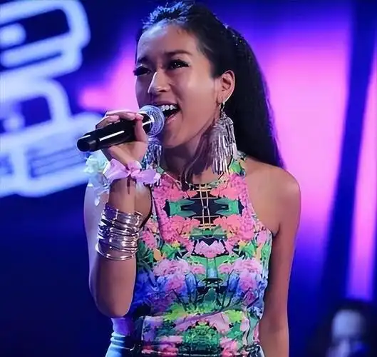 吉克隽逸:装穷炫富当小三,立了这么久的"淳朴"人设,还是塌了