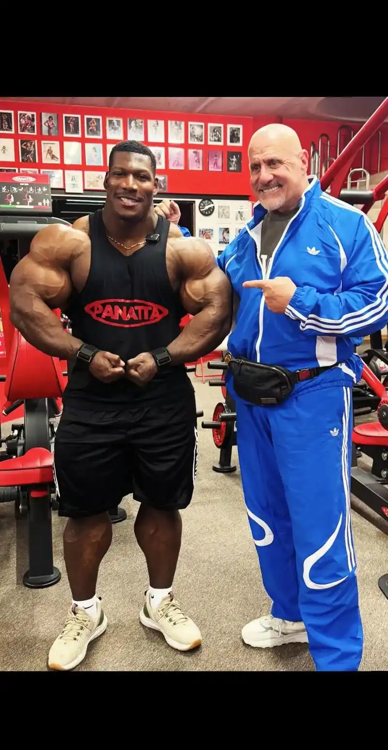 无差健美最有怪物感的选手,斜方肌之王!今年能不能少退点赛#健