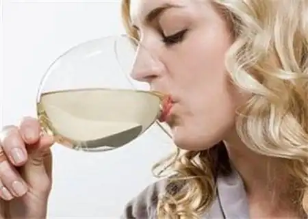 哺乳期妈妈喝酒能喂奶吗