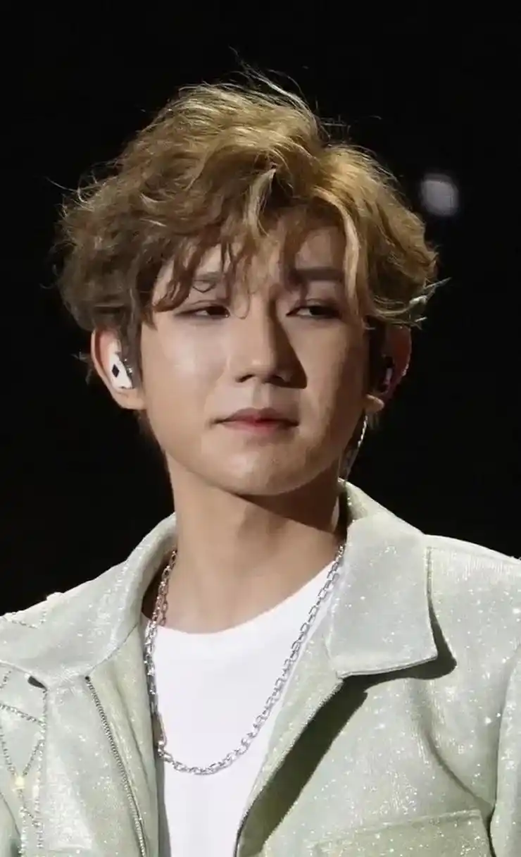 王源二十岁出头皮肤状态就这样了,是跟他长期吸烟有关吗?  #娱乐最前