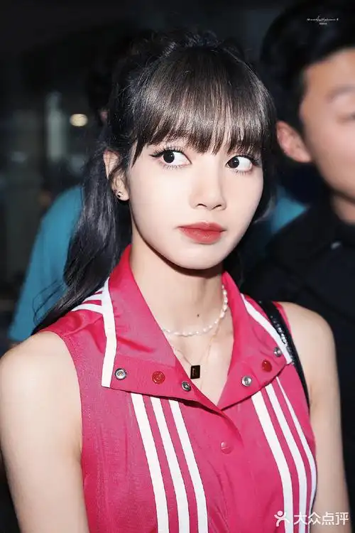 lisa超级好看的漫画刘海