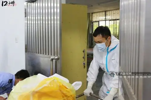 9:30"尸体是不会骗人的",法医就是要从扑朔迷离的现场勘察,痕迹检验