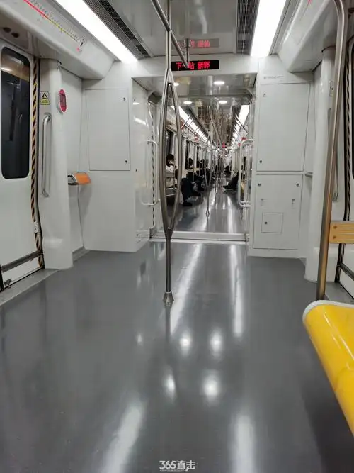 正在直播橙姑娘来了苏州地铁3号线今天正式试乘