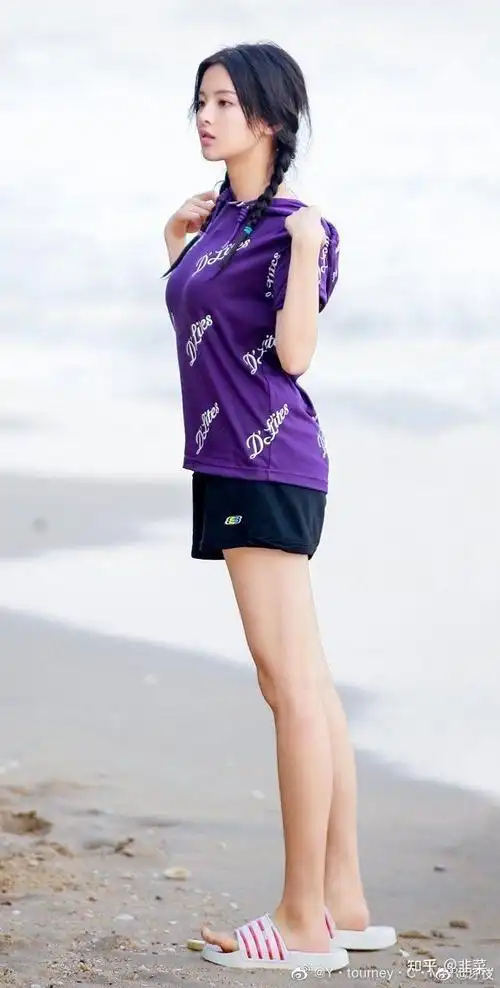 杨超越胸不大为什么还有人说她身材好? - 知乎