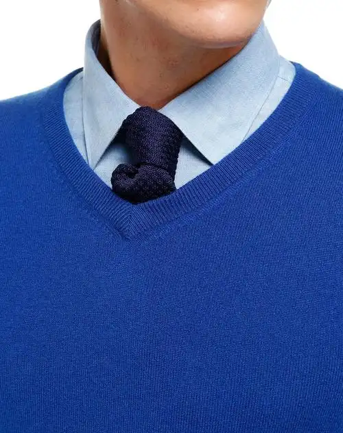 宝蓝色纯羊绒v领保暖百搭长袖毛衣