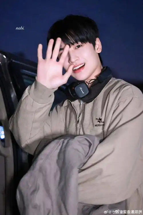 黄俊捷活动饭拍图##黄俊捷好甜