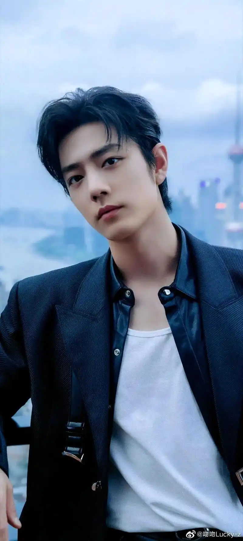 想做一只甜糯的猫 一言不合就跳你怀里撒娇.#肖战 #肖战肖春 - 抖音