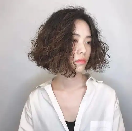 短发爆小卷女人味十足