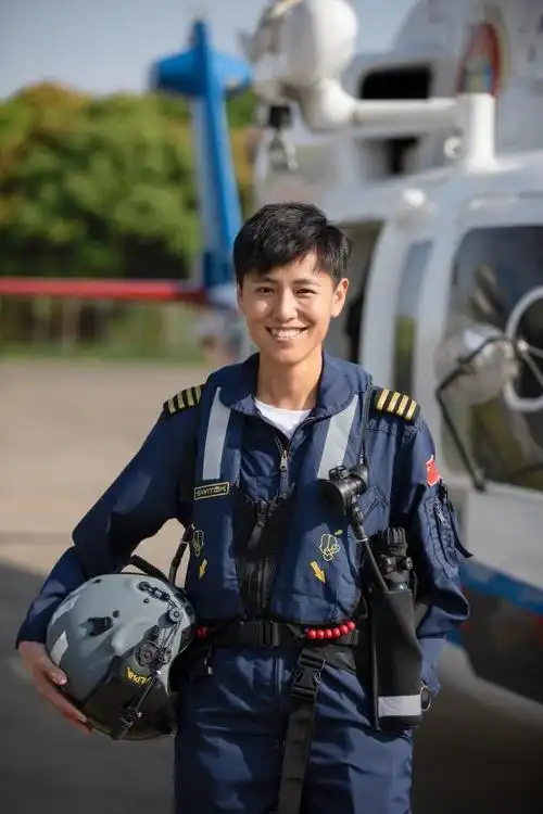 茫茫大海上,开直升机救人于危难之中——专访"中国最帅女机长"宋寅
