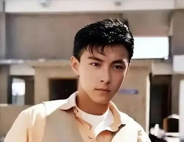 回顾:3次娶同一人相爱27年至今无子,宠妻如此的张卫健去哪了?