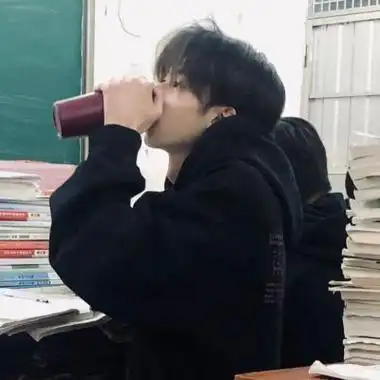 最火爆的网图男生帅气图片优质男生精选高冷微信头像大全