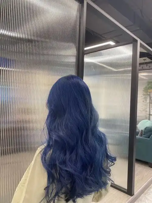 树丝们求助 有没有什么头发颜色看起来不那么亮但是又比较好看.