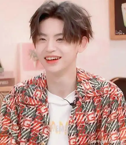 小鬼王琳凯的一波照片,是个可爱鬼没错了