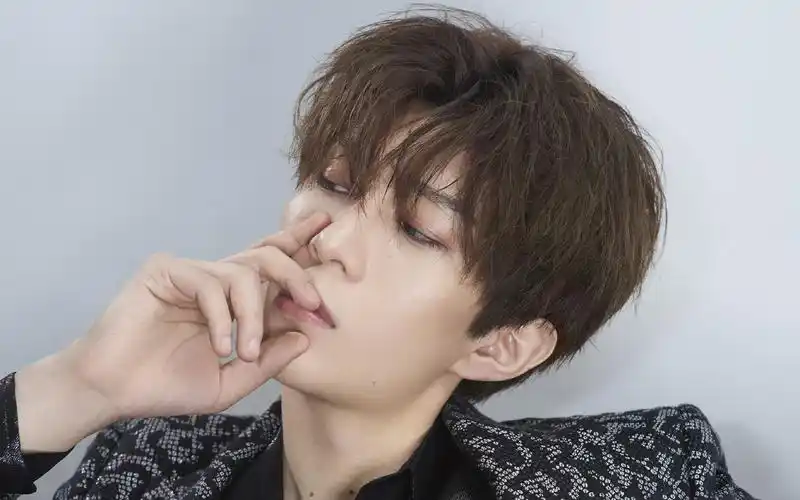 范丞丞帅气写真图片桌面壁纸