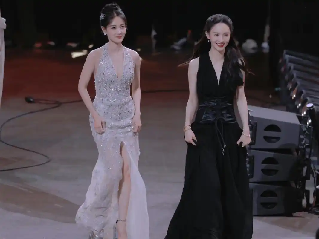 李一桐和金晨姐妹花的感情也太好了吧!