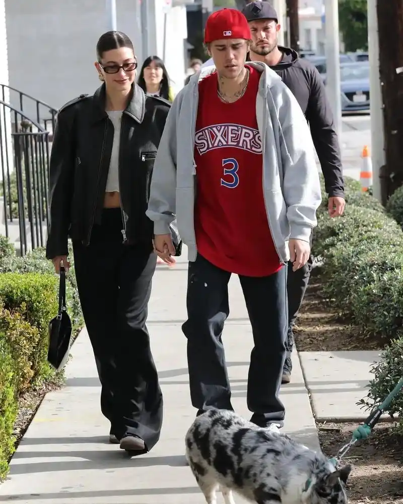 【比伯夫妇 最新街拍】#贾斯汀比伯 #justinbiebe - 抖音