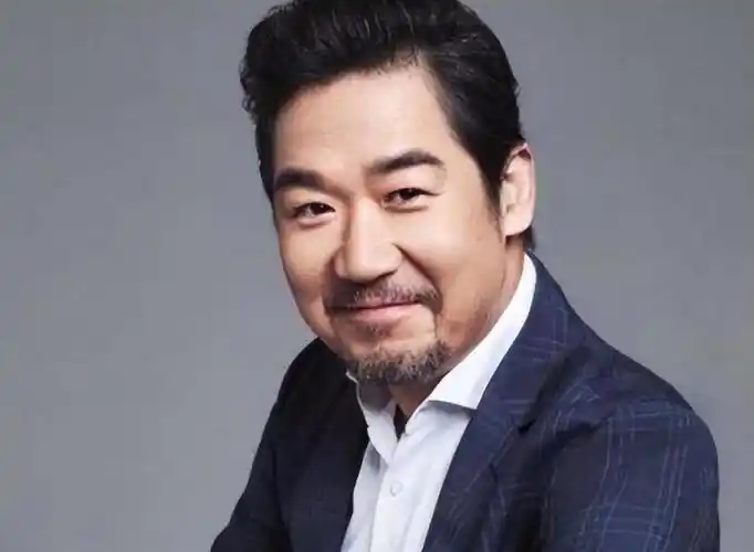 从"德艺双馨"到"跌落神坛",68岁的张国立如今过得如何?