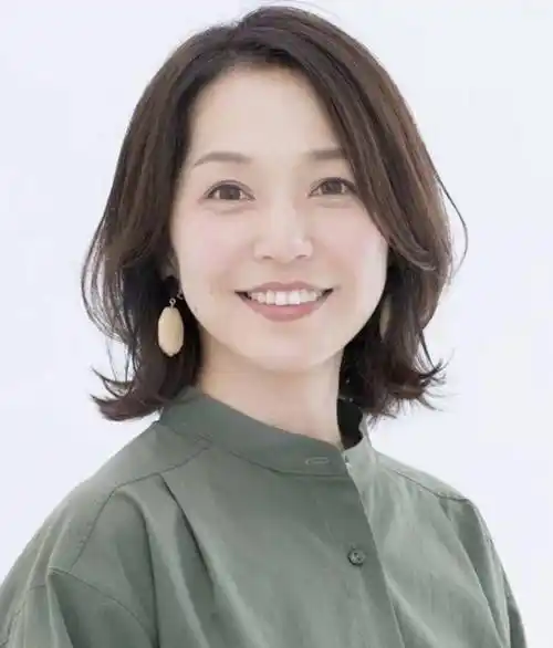 40岁女人选短发,牢记"3要3不要"原则,既优雅得体还减龄时尚_发型_卷发