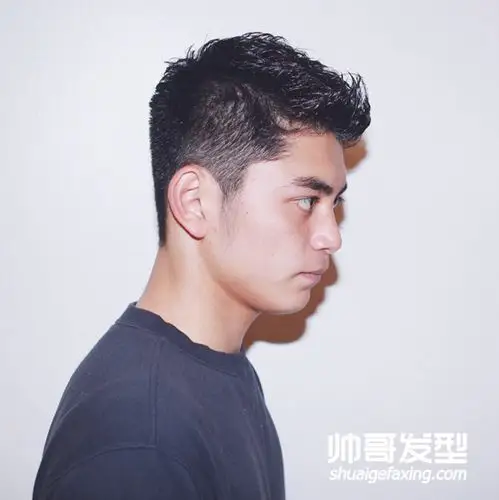 清爽帅气的男生短发图片(3)_男生短发_帅哥发型网