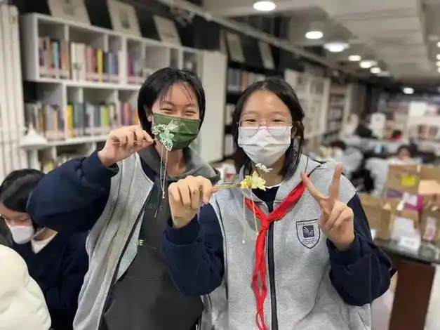 《东东的玩具王国》工美附中话剧社团表演:工美附中舞蹈团编舞,指导