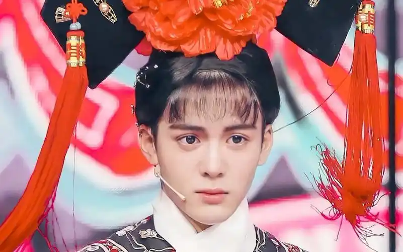 曾舜晞非著名女装大佬