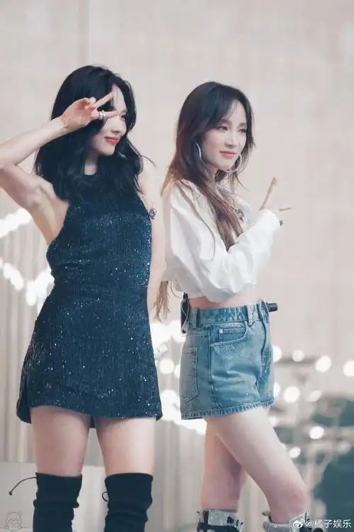 孟佳王霏霏合体唱跳hush##王霏霏好a