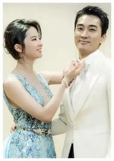 有一种"差距"叫刘亦菲和宋承宪,分手5年后,两人现状天差地别