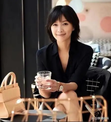 风流才女徐静蕾现形记从19岁开始男人不断半百了还没玩够