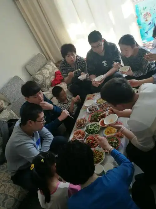2018年春节和相亲相爱的一家人吃饭聚会