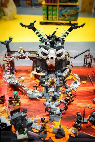 全球限量独立编号1000个!乐高到来福士宠粉了!