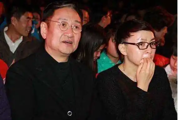 宋丹丹的彪悍爱情,结婚10年因不忠诚分手,靠直爽征服了5个男人_袁钢