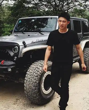 《破冰行动》黄景瑜开的什么车?