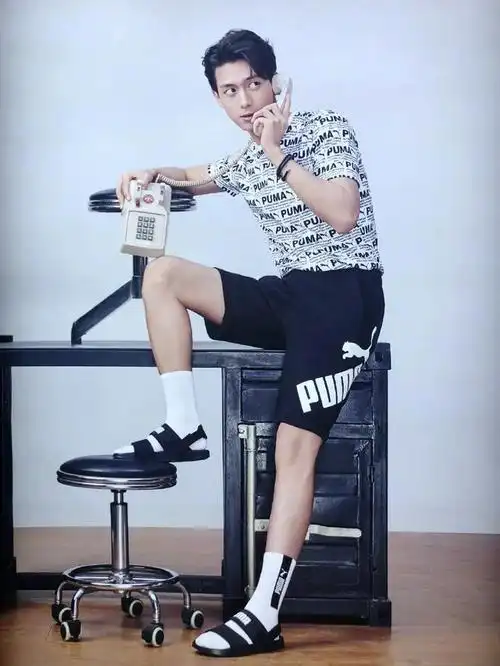 puma 缓震凉鞋还有刘昊然也在穿,不愧是合格的代言人.