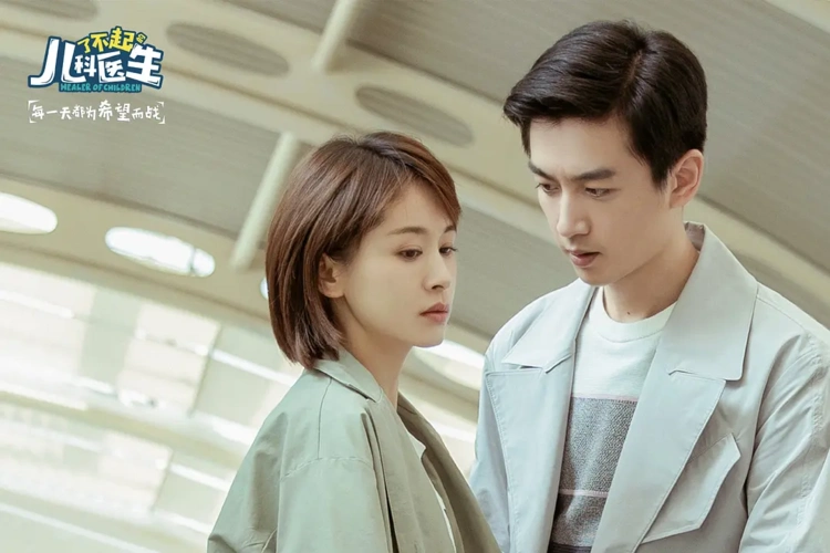 王子文陈晓已经够努力,拍的还是披着专业外皮的偶像剧