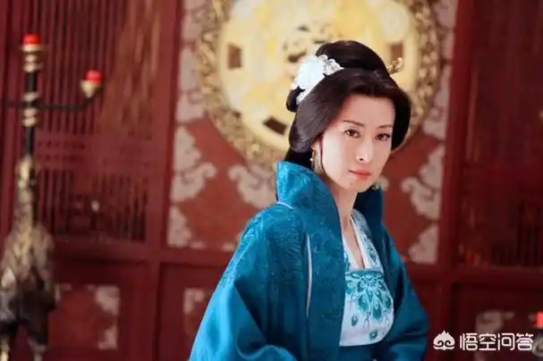 生活中刘敏涛十分低调,其实在出演《琅琊榜》之前,她就塑造过很多角色