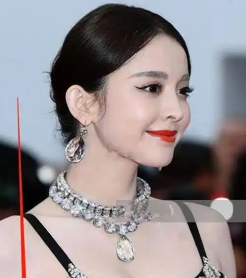 古力娜扎戛纳红毯生图!