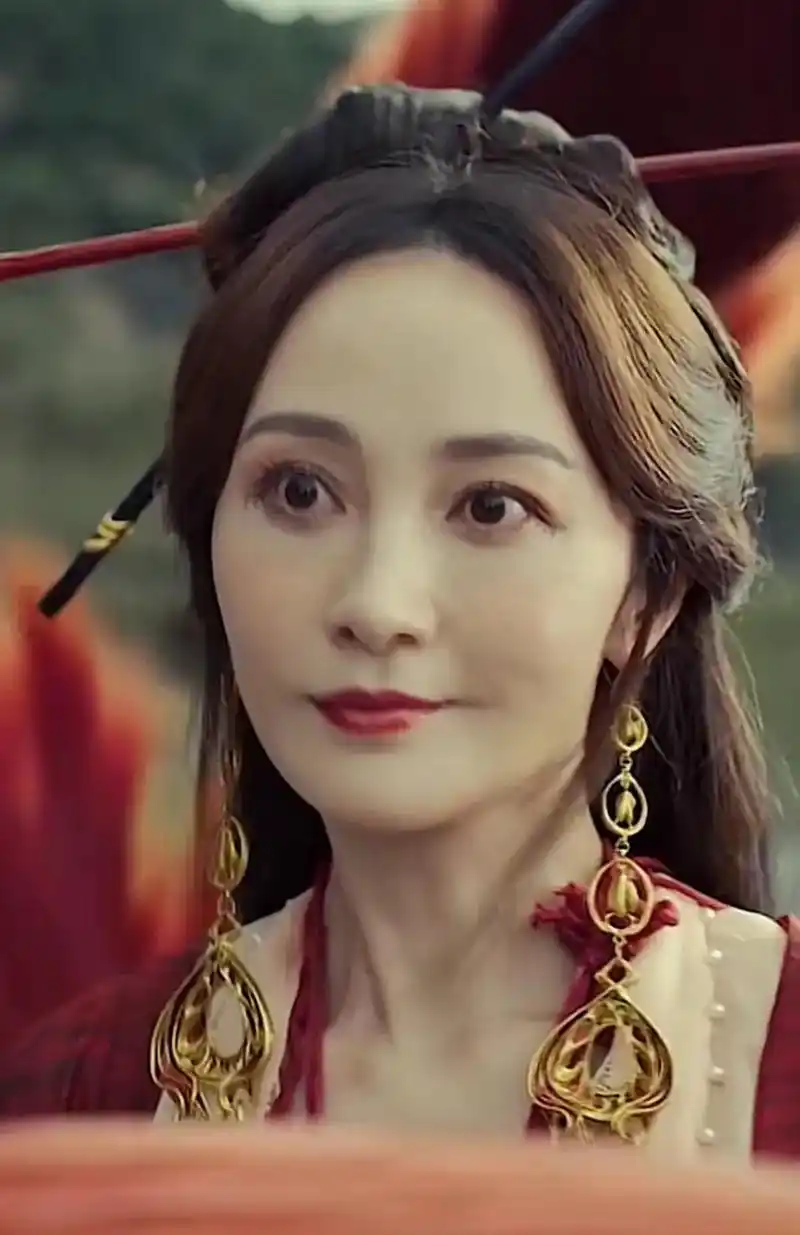 姚笛版苏妲己,高清镜头下是真的显有年龄感了,毕竟也是41岁的姐姐了