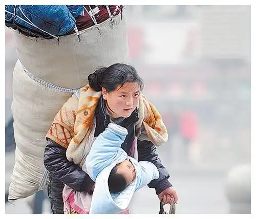 母爱多伟大,7张母子照让人潸然泪下,母爱,是超越生死的永恒