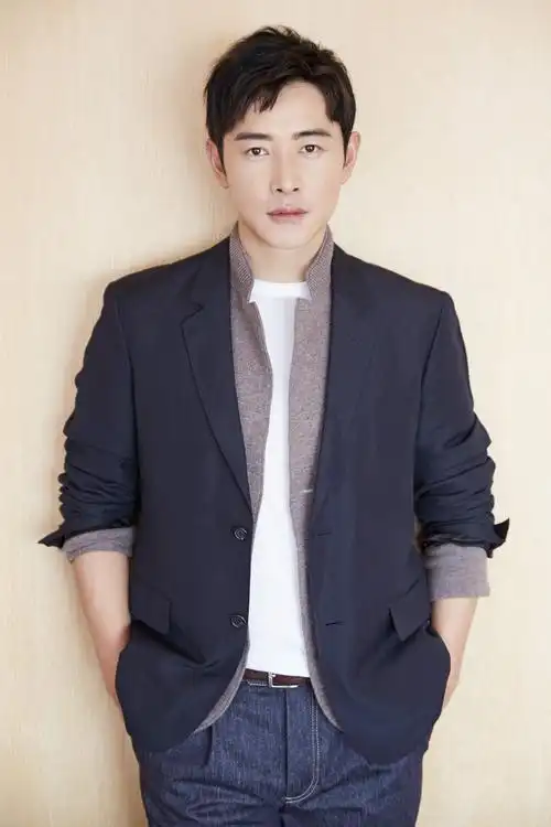 电影《八月未央》曝先导海报 罗晋再战大荧幕引关注