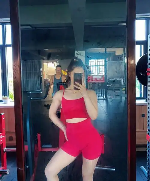 162110斤健身女孩的日常