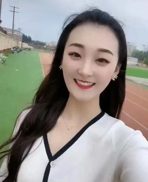 亚男个人资料简介老公是谁亚男的老公是谁