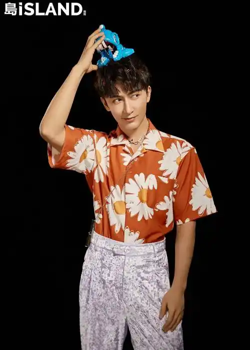 欢娱影视演员米热merxatisland画报大片今日发布