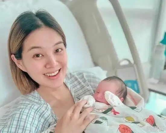 tvb女星梁丽翘二胎得子素颜出镜精神状态和气色都很好