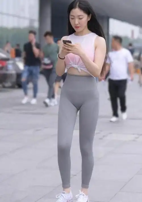 超舒适的弹性瑜伽裤修身瘦身时尚小姐姐的必备单品