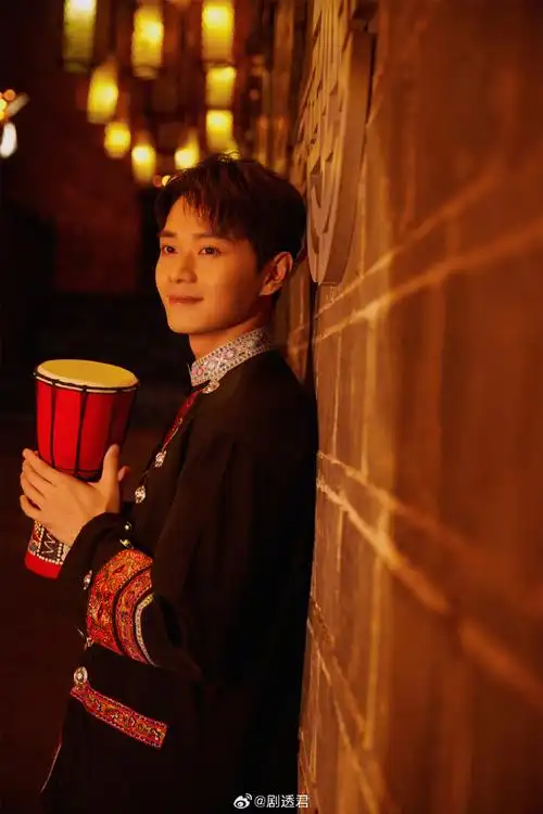 曹骏30出头出道27年##曹骏27年前vs27年后