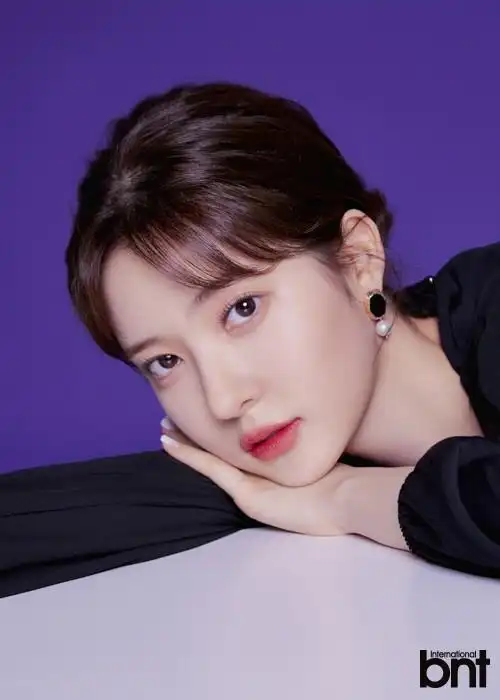 韩国女艺人赵秀敏最新时装杂志写真曝光