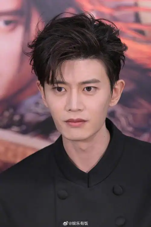 #任嘉伦扫楼生图#