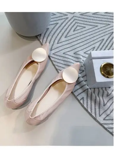 达芙妮尖头单鞋女2021年春秋季新款浅口软皮百搭内增高瓢鞋平底鞋子