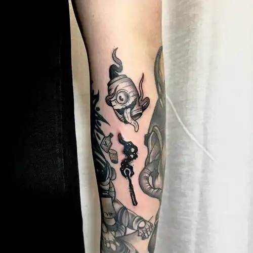 在混沌的万物中做出自己#我的纹身分享  #重庆纹身  #oldschool纹身