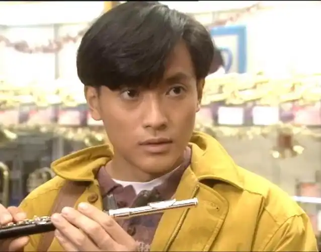 魏骏杰花期短不抗老的原因是不是因为年轻时候有点凸脖子短块头大所以